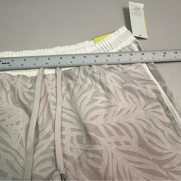 All In Motion Leaf Print Swim Shorts Size M - Picture 6 of 7